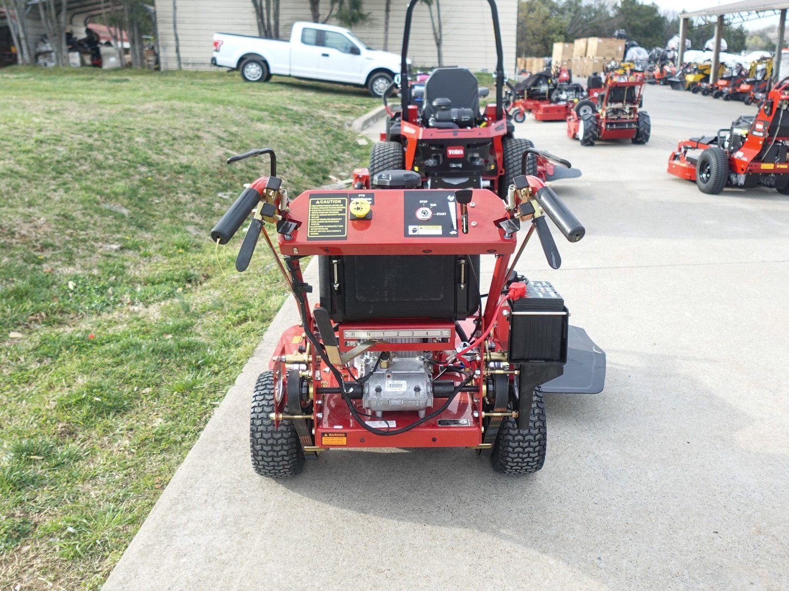 Bradley 36BDE-BS17 36″ Belt Drive E-Clutch Walk Behind Mower 17.5HP Briggs - Image 7